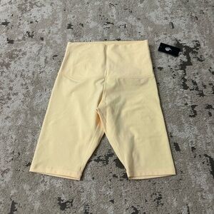 Darc Sport Wolf Head Biker Shorts Size Medium NWT - Cream